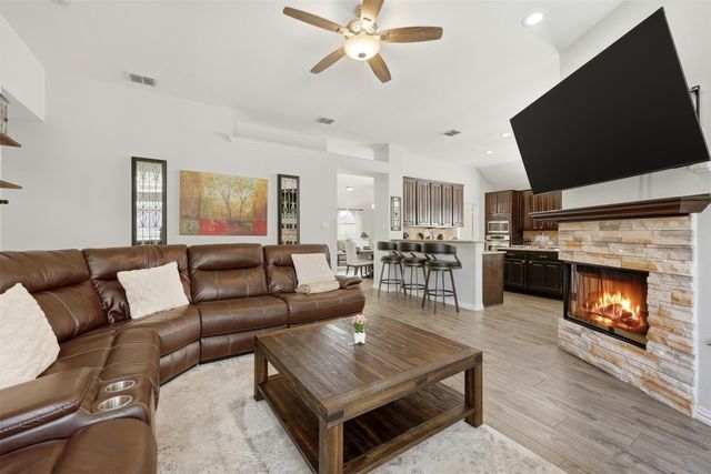 3623 Canyon Oaks Drive, Carrollton, TX 75007