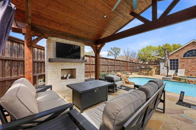 3623 Canyon Oaks Drive, Carrollton, TX 75007