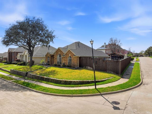 3623 Canyon Oaks Drive, Carrollton, TX 75007