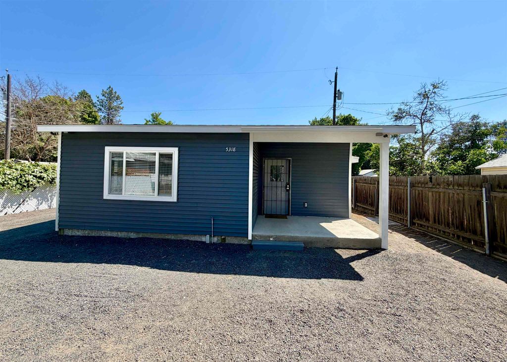 5318 N Maple St, Spokane, WA 99205 photo 2