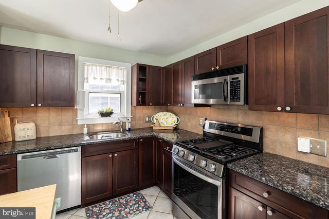 18 E SUMMERFIELD AVE, Collingswood, NJ 08108