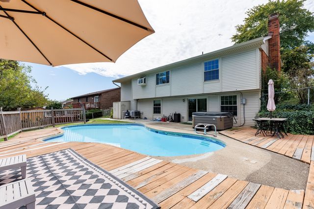 5 Timberview Court, Highland Heights, KY 41076