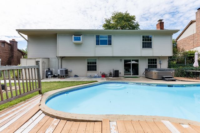 5 Timberview Court, Highland Heights, KY 41076