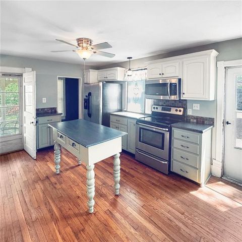 206 W Chestnut Street, Odessa, MO 64076