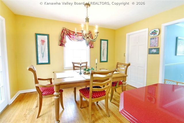 16 Carriage Road, Charleston, WV 25314