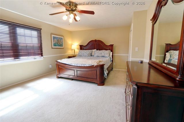 16 Carriage Road, Charleston, WV 25314