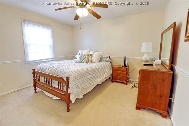 16 Carriage Road, Charleston, WV 25314