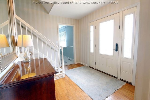 16 Carriage Road, Charleston, WV 25314