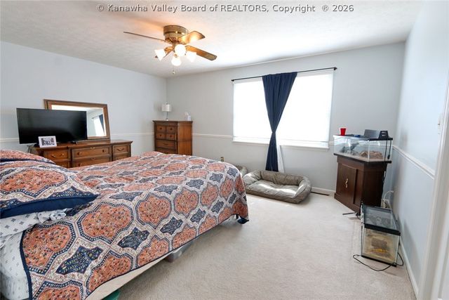 16 Carriage Road, Charleston, WV 25314