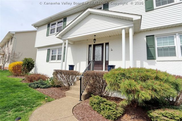 16 Carriage Road, Charleston, WV 25314