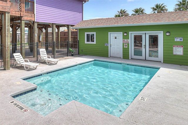 403 S 10th St 3, Port Aransas, TX 78373