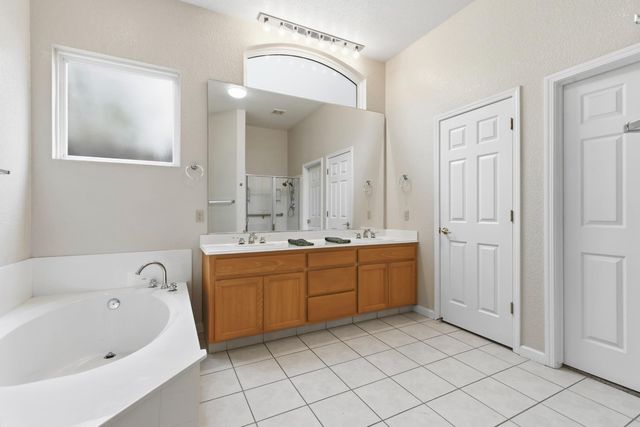 1800 Hemstead Ct, Modesto, CA 95355