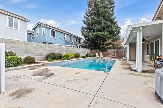 1800 Hemstead Ct, Modesto, CA 95355