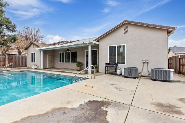 1800 Hemstead Ct, Modesto, CA 95355