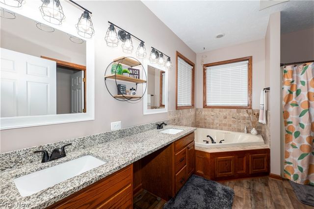 407 31st Street SW, Barberton, OH 44203