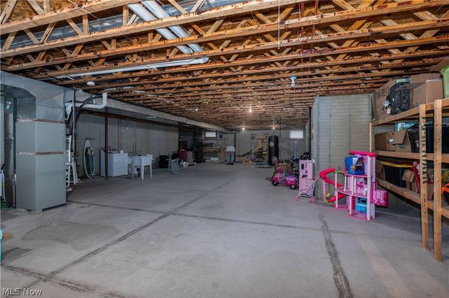 407 31st Street SW, Barberton, OH 44203