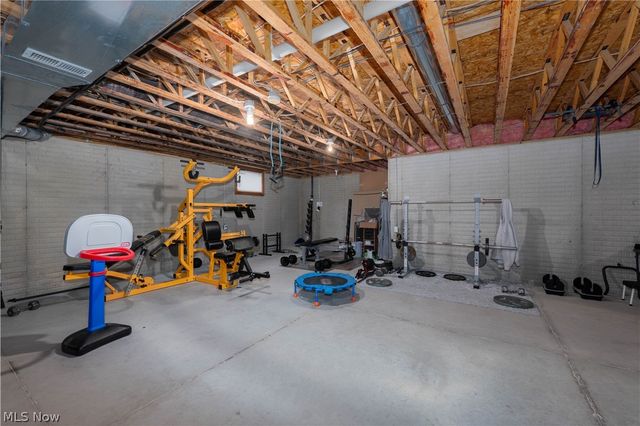 407 31st Street SW, Barberton, OH 44203