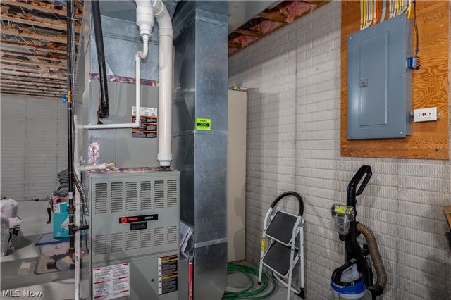 407 31st Street SW, Barberton, OH 44203