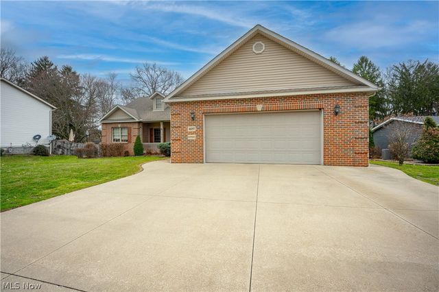 407 31st Street SW, Barberton, OH 44203