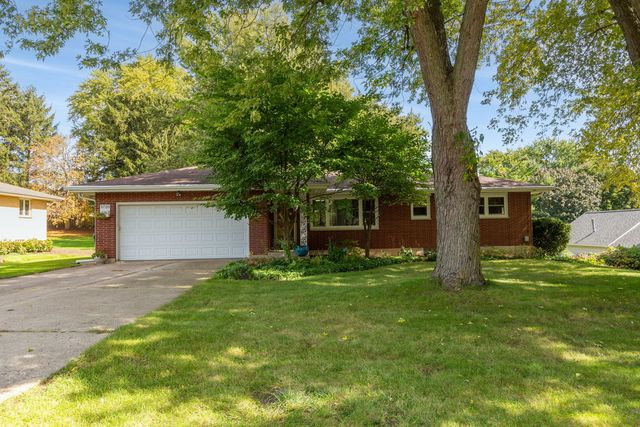 3720 Spring Grove Road, Johnsburg, IL 60051