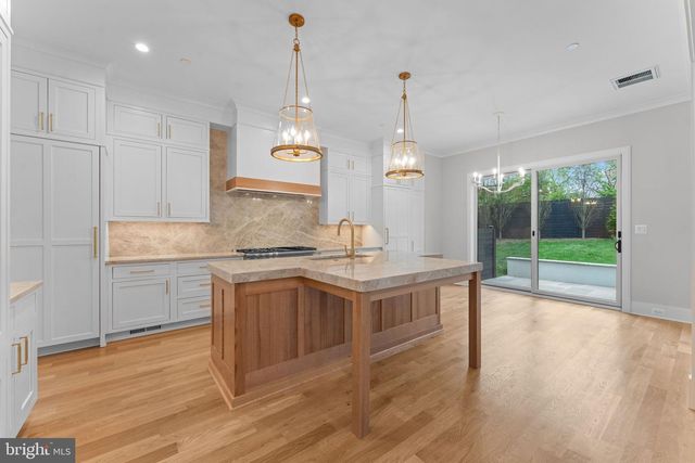 7005 EXFAIR RD, Bethesda, MD 20814