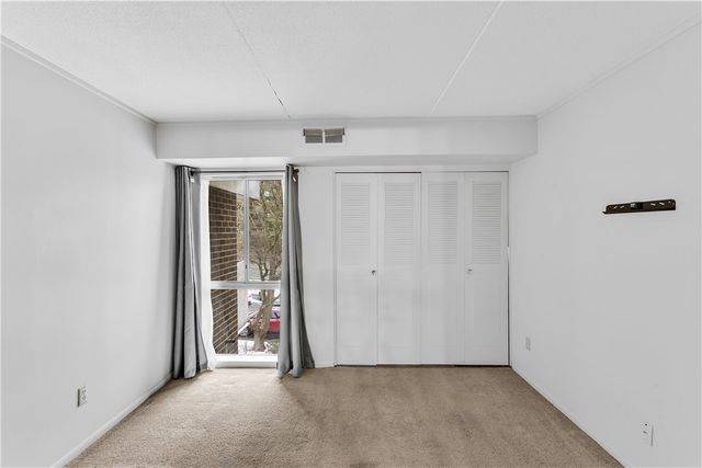 2401 Charlemagne Cir, Ross Twp, PA 15237