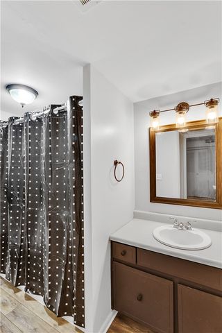 2401 Charlemagne Cir, Ross Twp, PA 15237