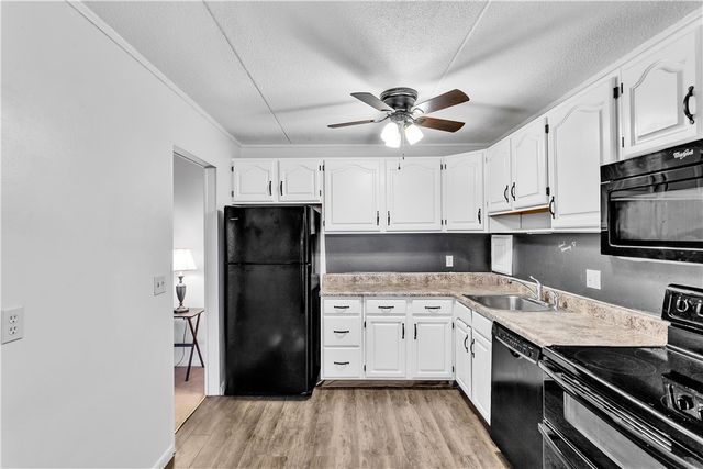 2401 Charlemagne Cir, Ross Twp, PA 15237