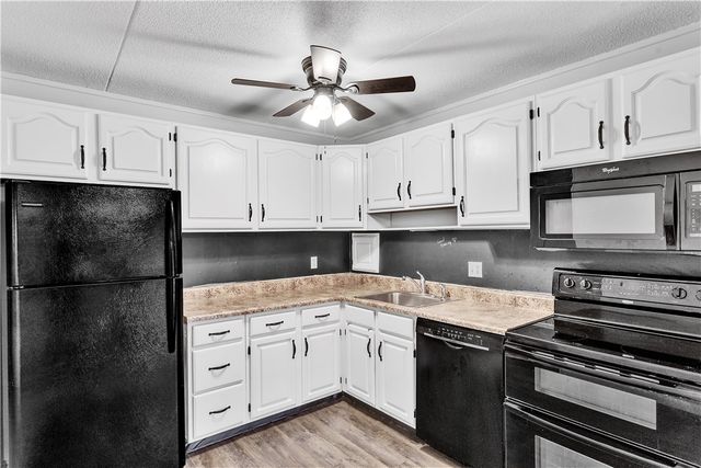 2401 Charlemagne Cir, Ross Twp, PA 15237