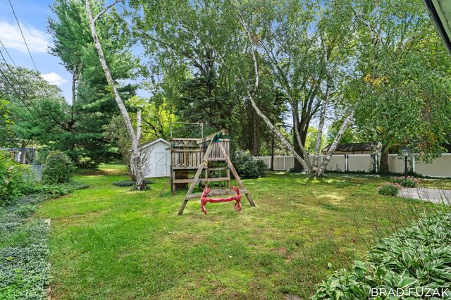 103 Birchwood Avenue, Holland, MI 49423