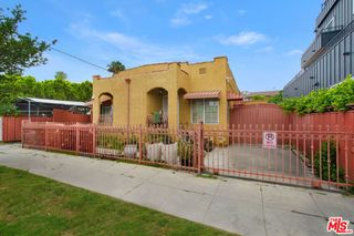 4713 Clinton Street, Los Angeles, CA 90004