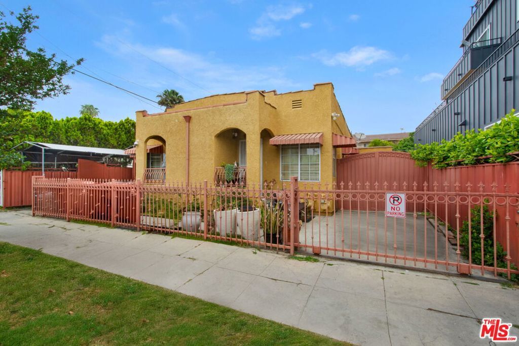 Image 1 of property listing at 4713 Clinton Street, Los Angeles, CA 90004