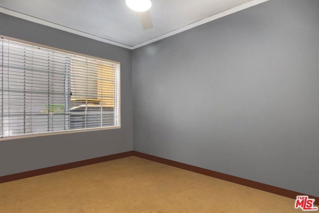 Image 16 of property listing at 4713 Clinton Street, Los Angeles, CA 90004