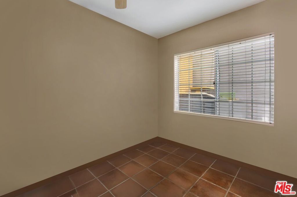 Image 7 of property listing at 4713 Clinton Street, Los Angeles, CA 90004