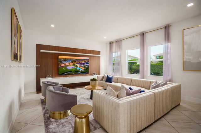 11 NW 122nd Ave, Miami, FL 33182