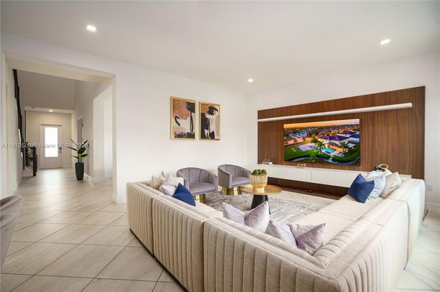 11 NW 122nd Ave, Miami, FL 33182