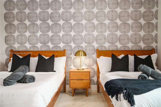 11 NW 122nd Ave, Miami, FL 33182