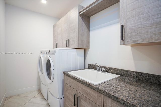 11 NW 122nd Ave, Miami, FL 33182