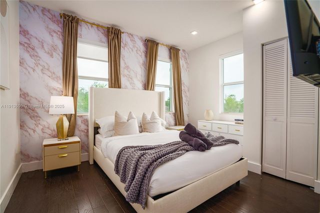 11 NW 122nd Ave, Miami, FL 33182