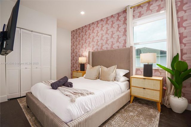 11 NW 122nd Ave, Miami, FL 33182