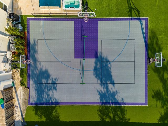 11 NW 122nd Ave, Miami, FL 33182