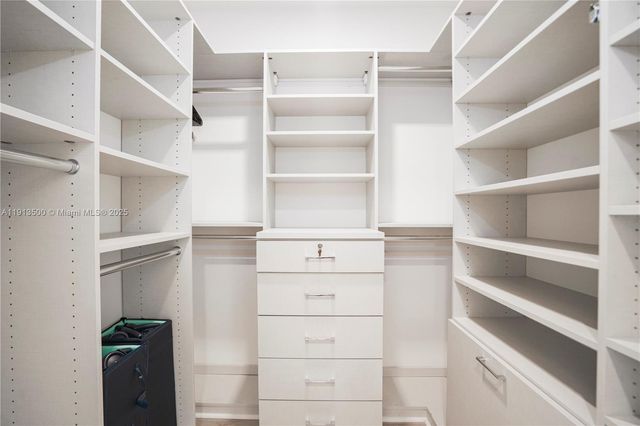 11 NW 122nd Ave, Miami, FL 33182