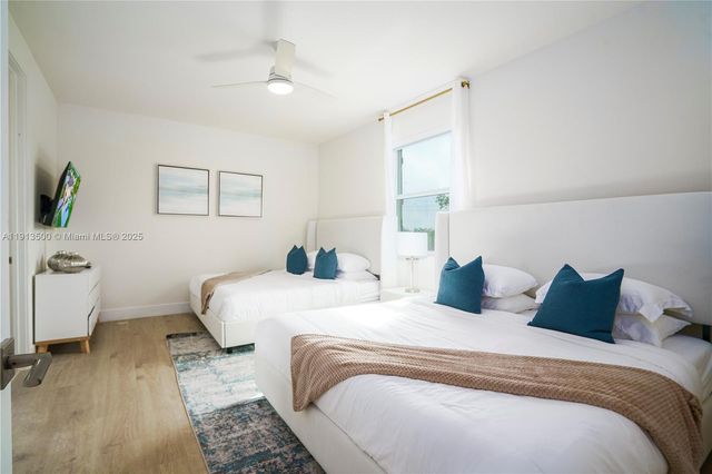 11 NW 122nd Ave, Miami, FL 33182