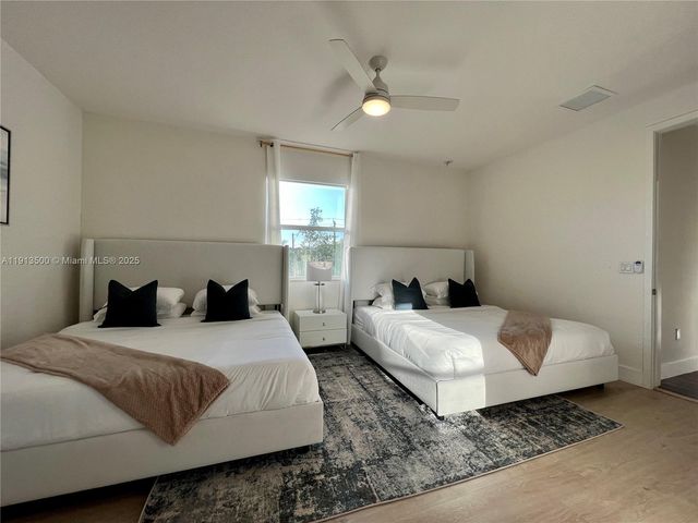 11 NW 122nd Ave, Miami, FL 33182