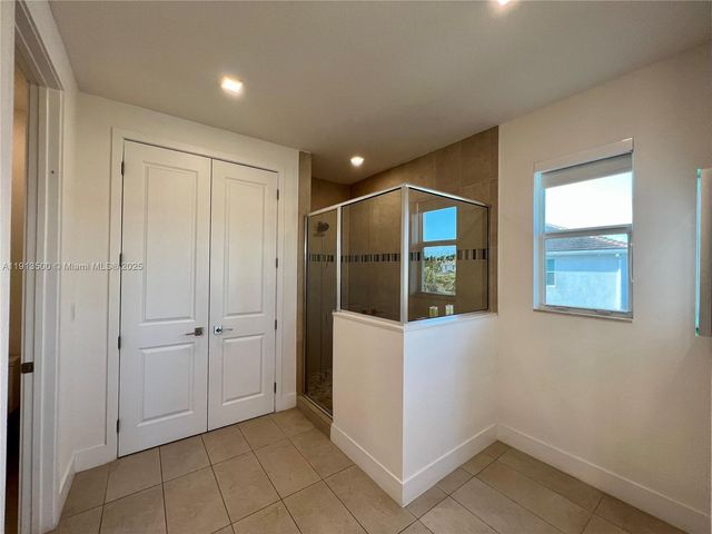 11 NW 122nd Ave, Miami, FL 33182