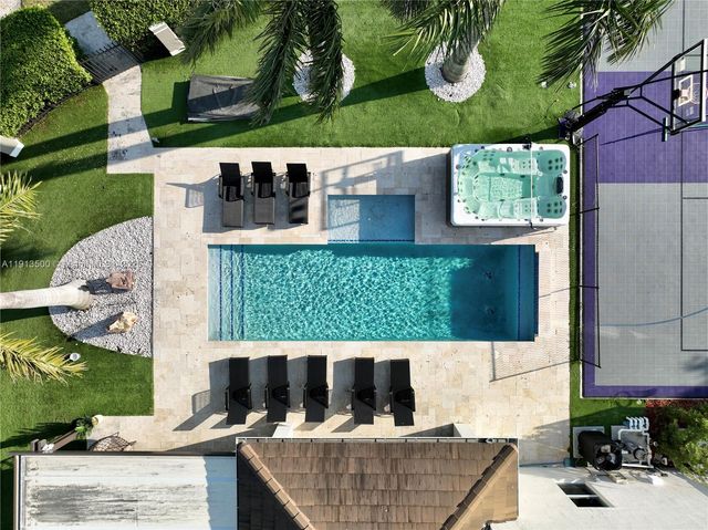 11 NW 122nd Ave, Miami, FL 33182