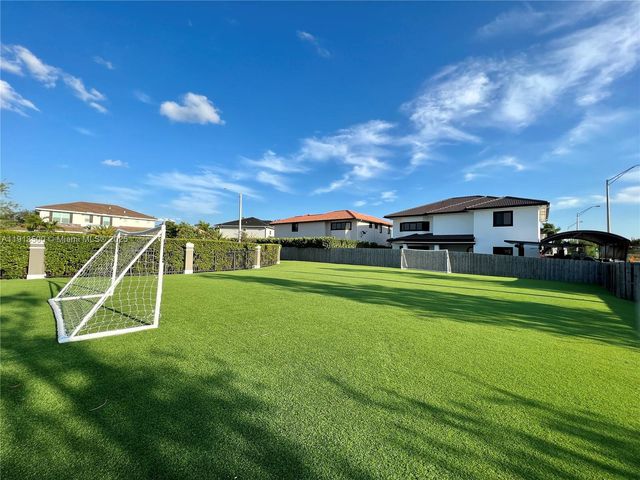 11 NW 122nd Ave, Miami, FL 33182