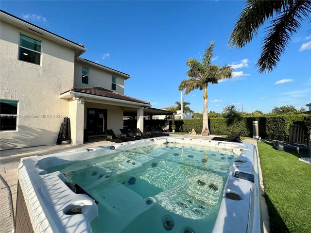 11 NW 122nd Ave, Miami, FL 33182