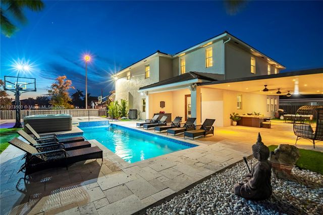 11 NW 122nd Ave, Miami, FL 33182