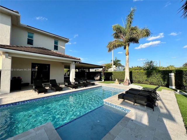 11 NW 122nd Ave, Miami, FL 33182